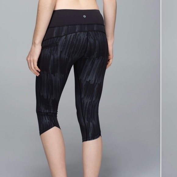 Lululemon Top Speed Crop leggings - Picture 2 of 11